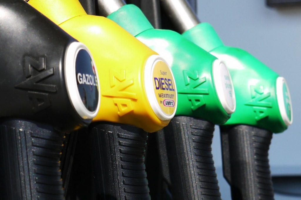 carburante distributore pompa benzina gasolio gol diesel