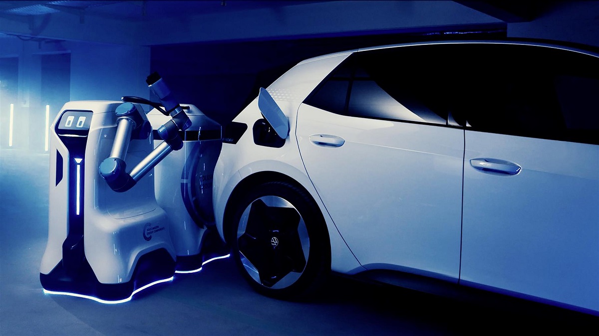 L’auto elettrica la ricarica il robot, il progetto Volkswagen ha già un prototipo [VIDEO]