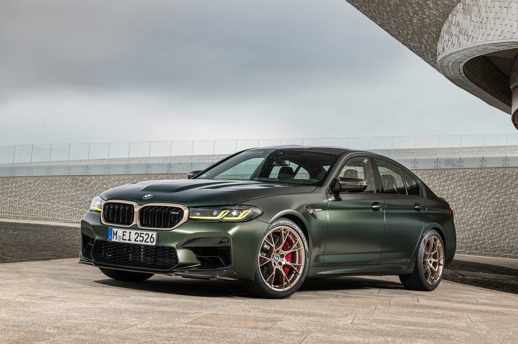 Profilo anteriore BMW M5 CS