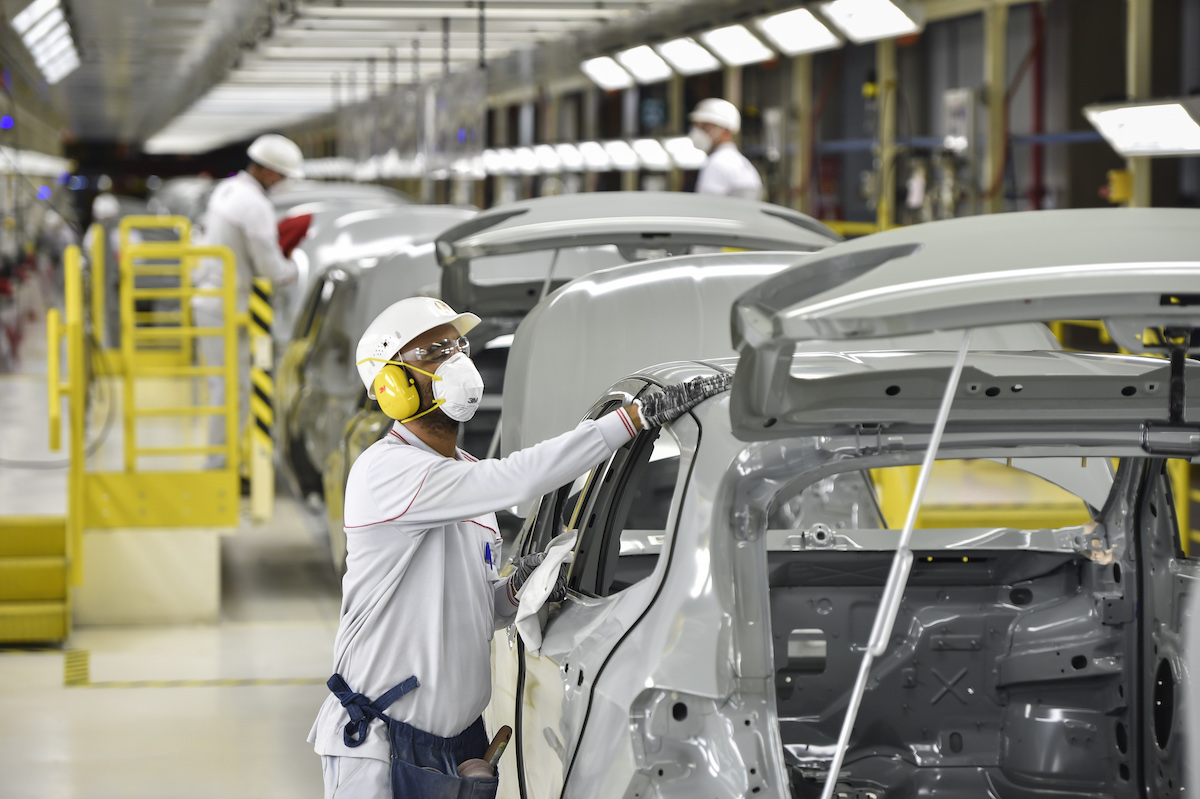 catena di montaggio fabbrica auto fca fiat