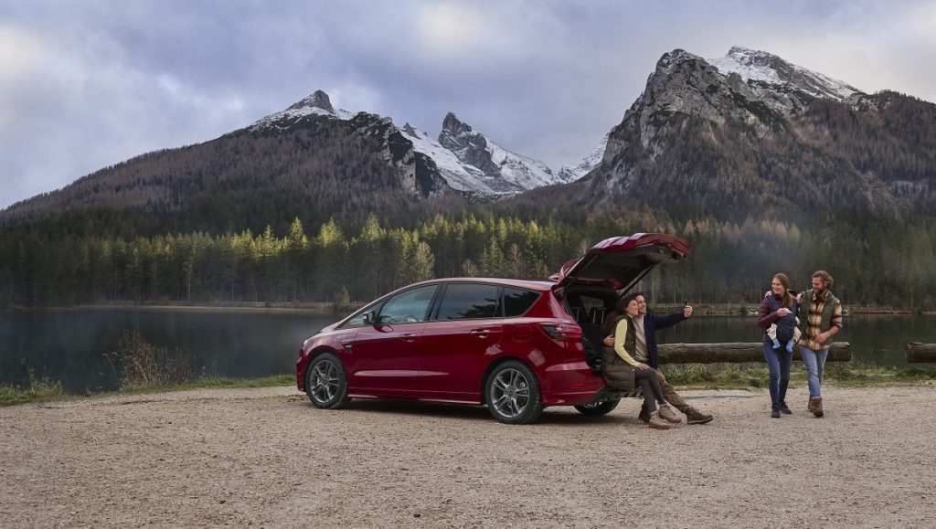 nuova Ford S-Max Hybrid