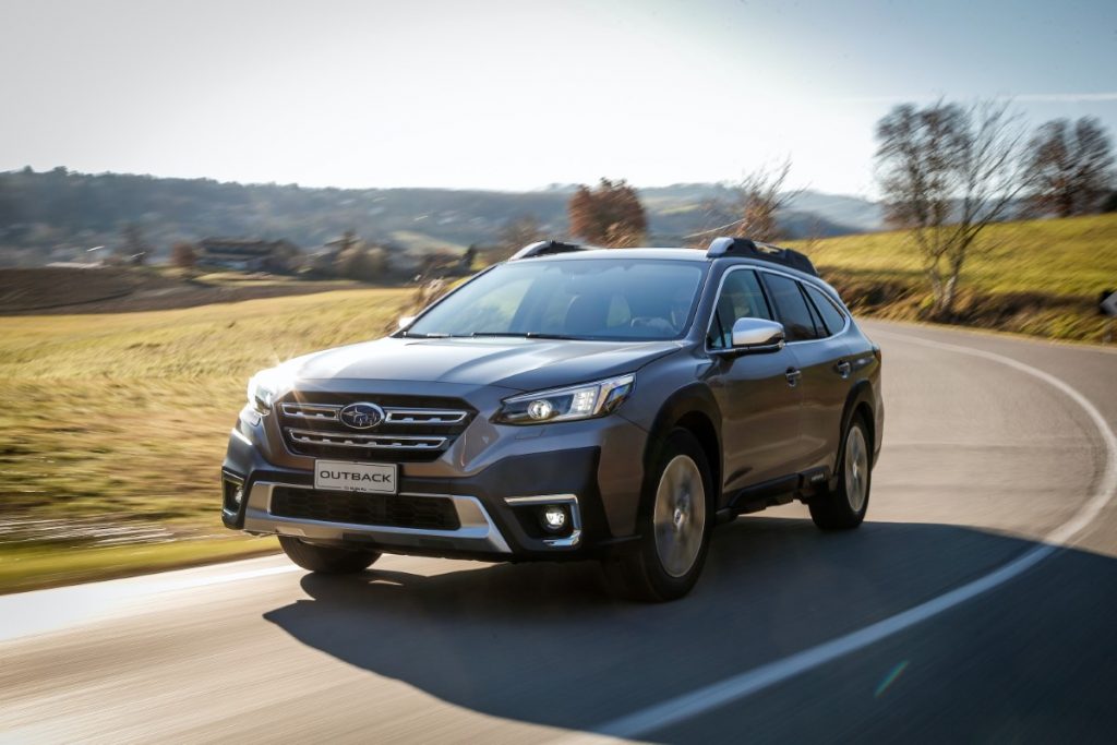 nuova Subaru Outback vista anteriore