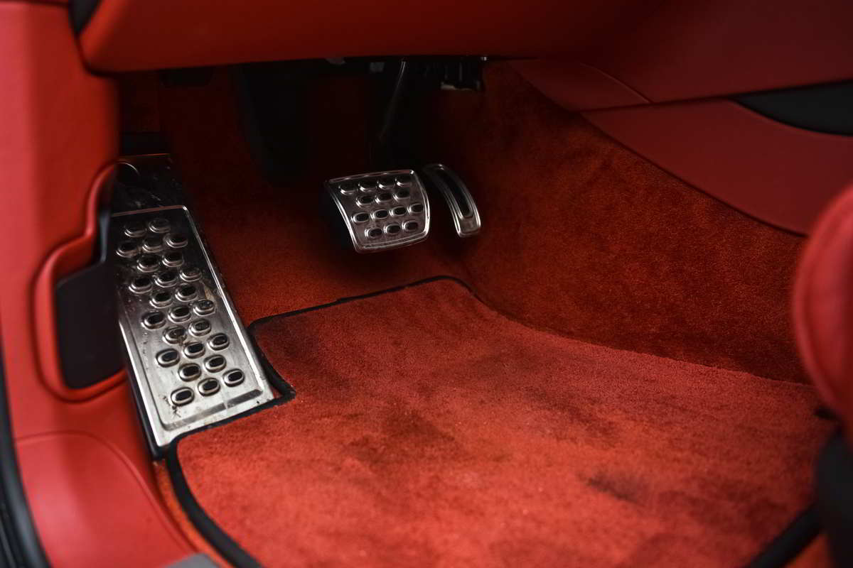 Accessori per auto: valorizzare gli interni con i tappetini in velluto