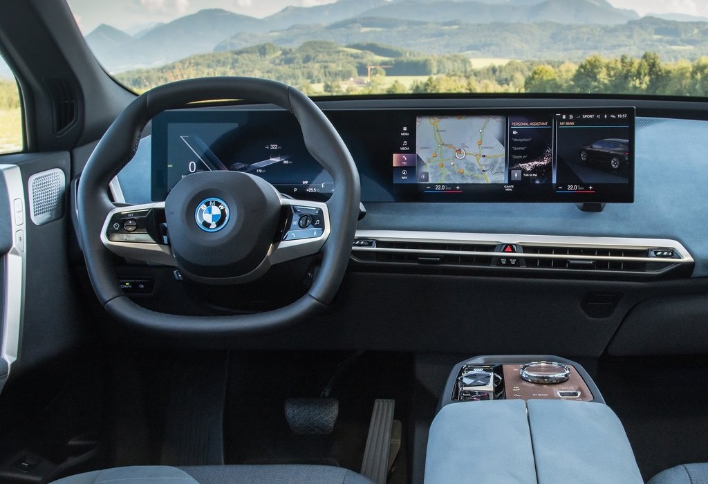 BMW-iX_xDrive50-interni
