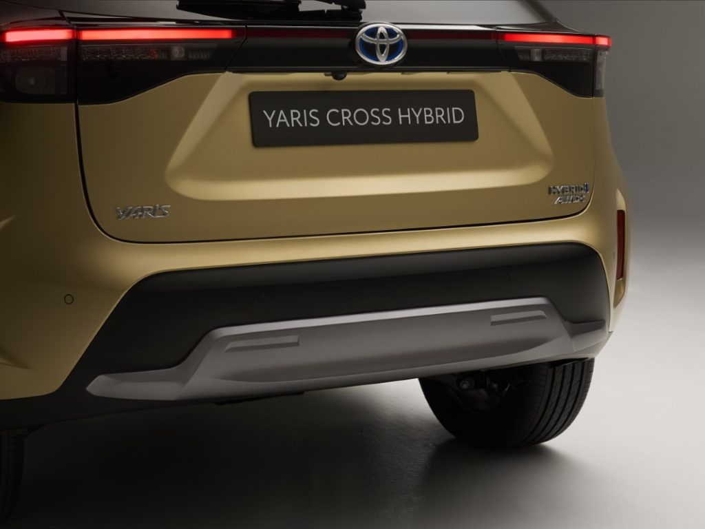 Toyota Yaris Cross Adventure posteriore