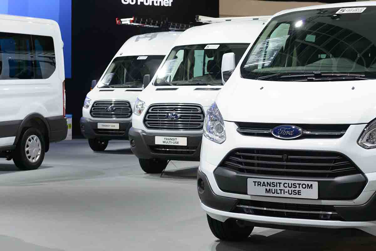 Ford lancia Smart Mirror, lo specchietto retrovisore intelligente per furgoni