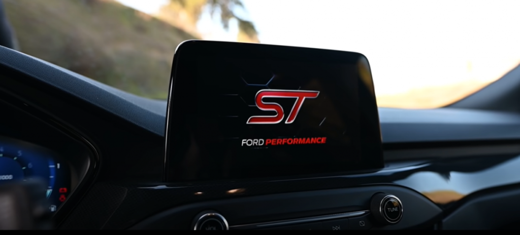 nuova Ford Focus ST display infotainment