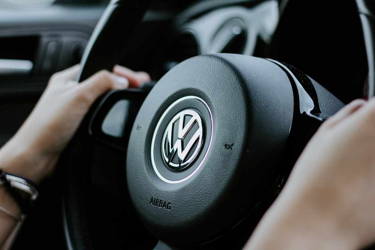 Marchio Volkswagen: solo motori elettrici entro il 2035