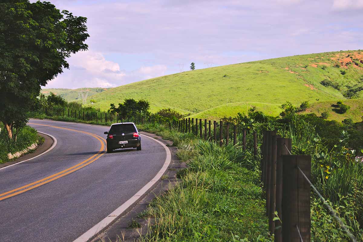 automobile strada campagna
