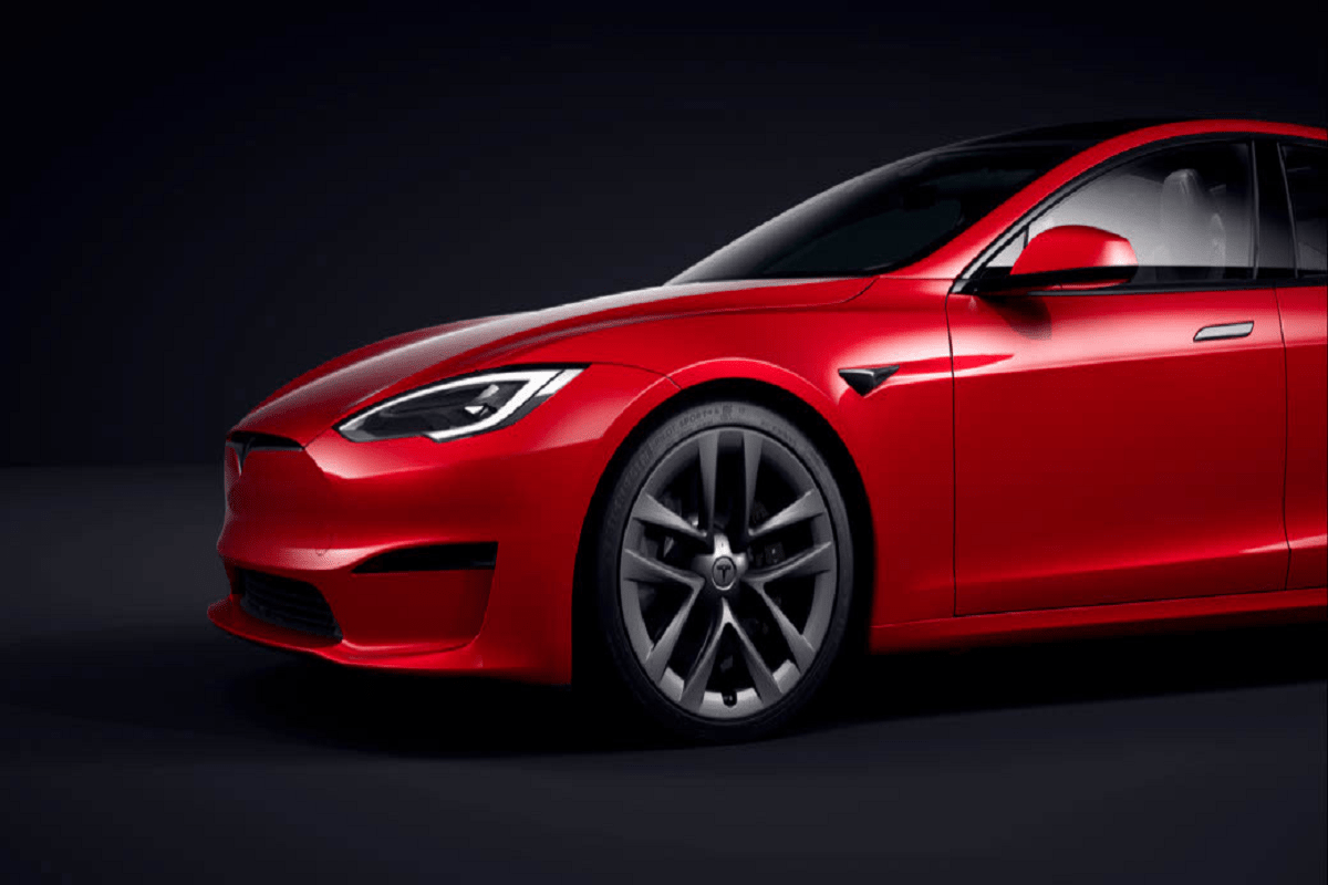 Tesla rinuncia alla nuova versione della Model S Plaid