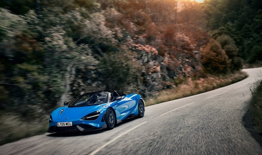 McLaren-765LT_Spider-in-strada