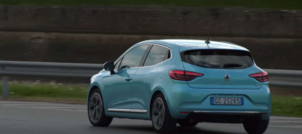 Renault Clio E-TECH come va in strada