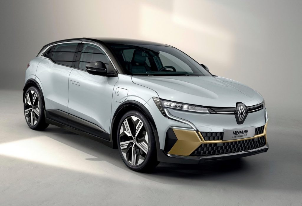 Renault-Megane-E-Tech-2022-profilo-anteriore