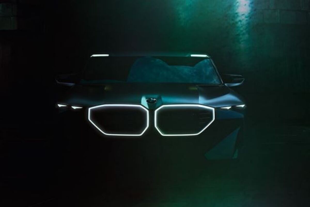 BMW XM, svelato il primo teaser del super SUV