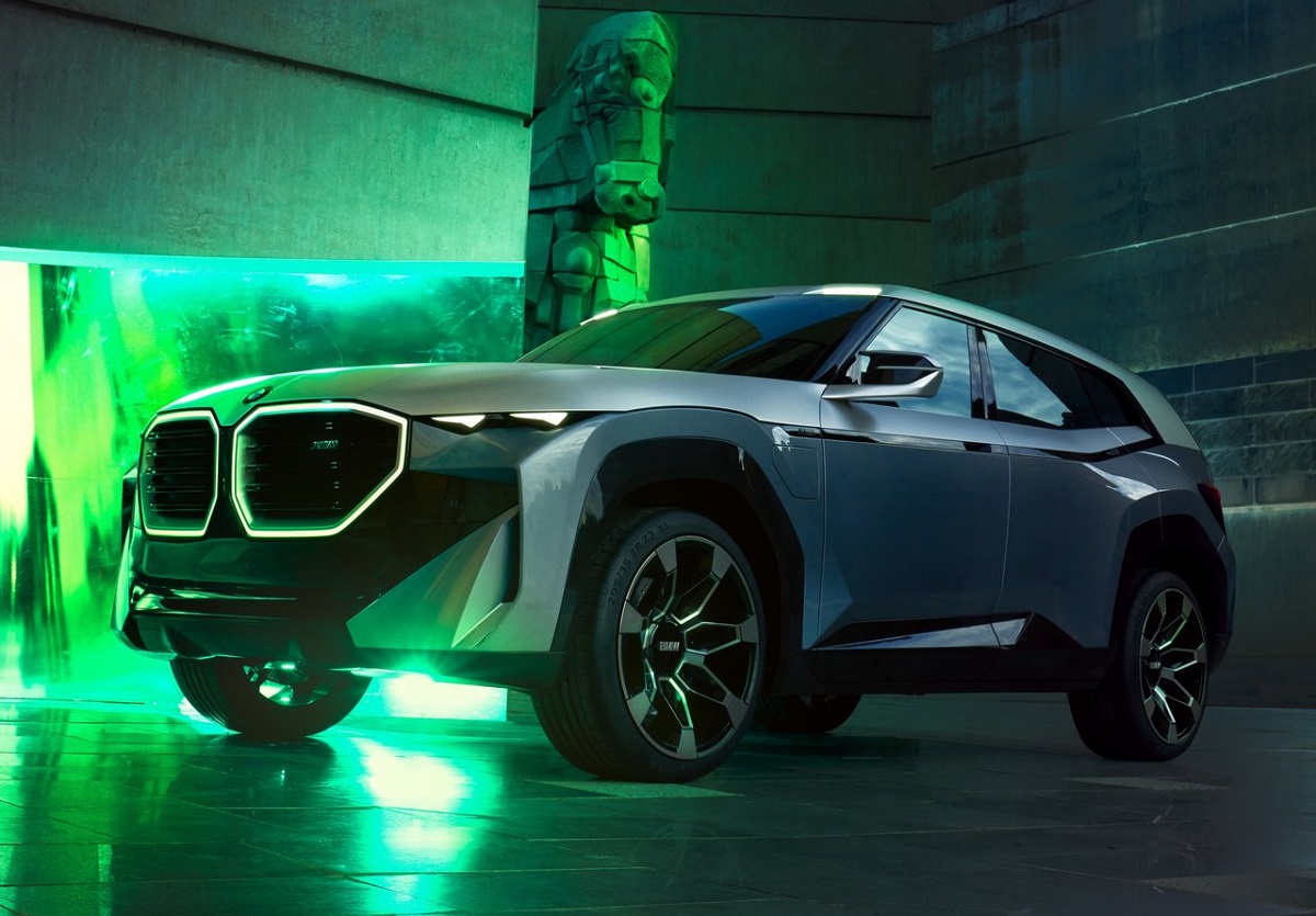 BMW-XM_Concept-2021-1280-02