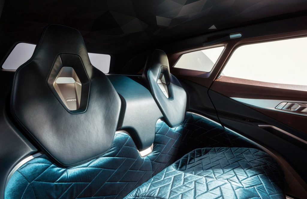 BMW-XM_Concept-2021-sedili-posteriori