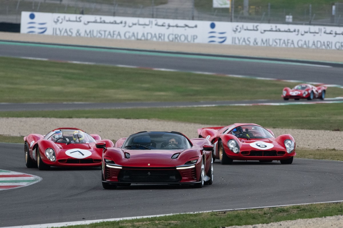 Ferrari Daytona SP3, il debutto in pista al Mugello