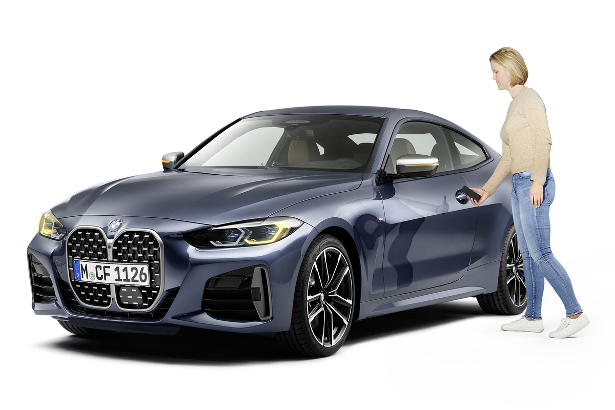 BMW, da oggi le auto si aprono con lo smartphone Android