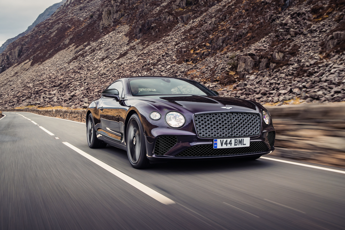 Bentley GT Mulliner Blackline, ancora più lusso