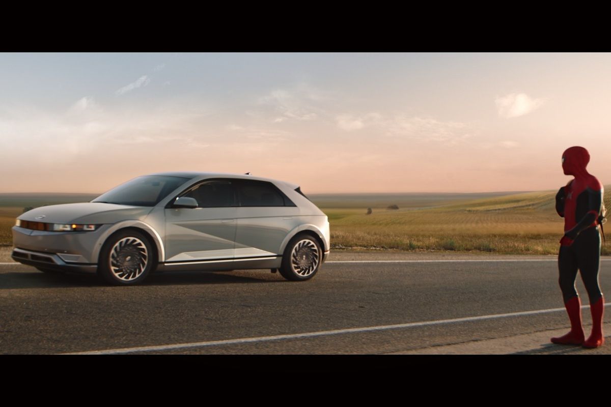 La Hyundai Ioniq 5 nel nuovo spot con Spider-Man