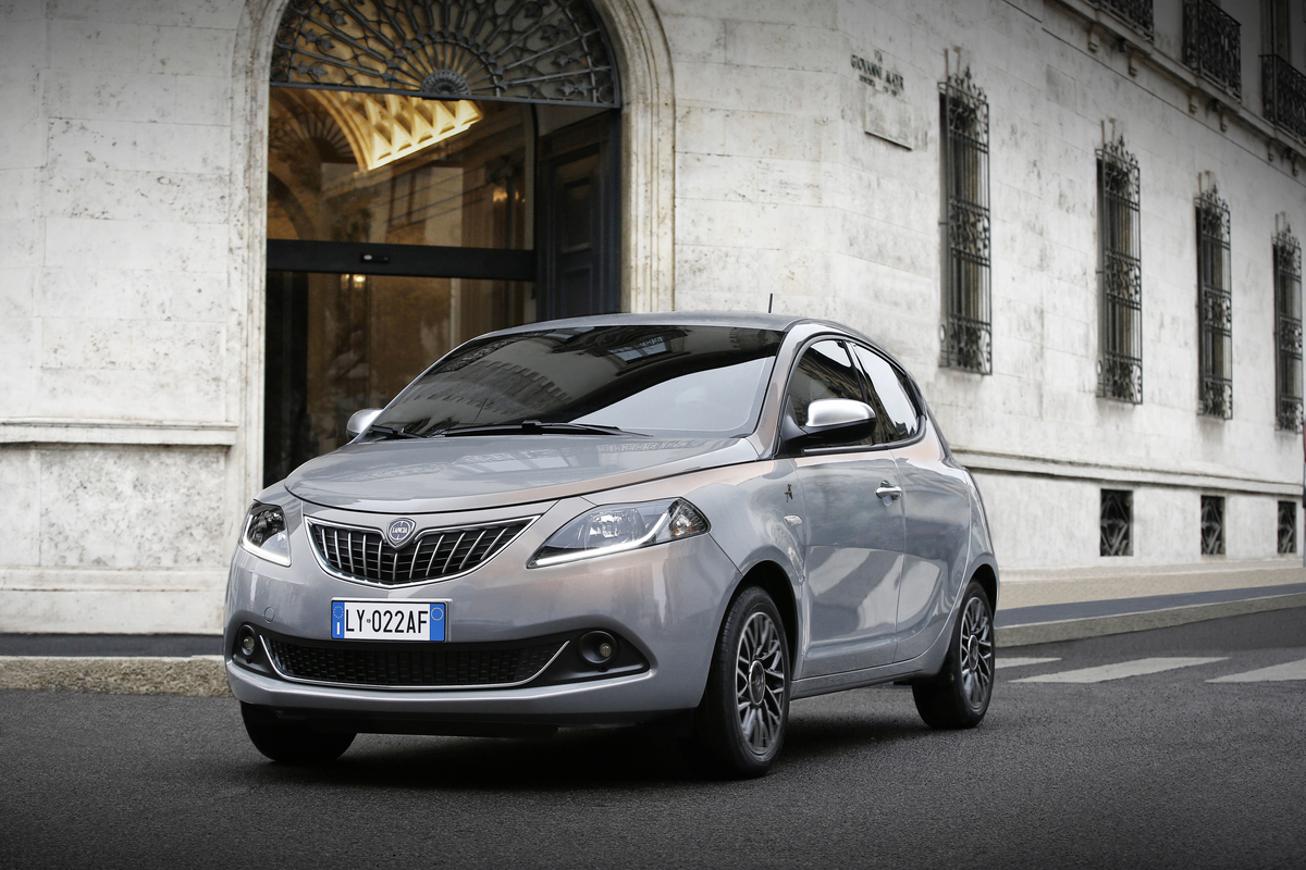Auto che consumano meno, la classifica delle migliori nel 2023