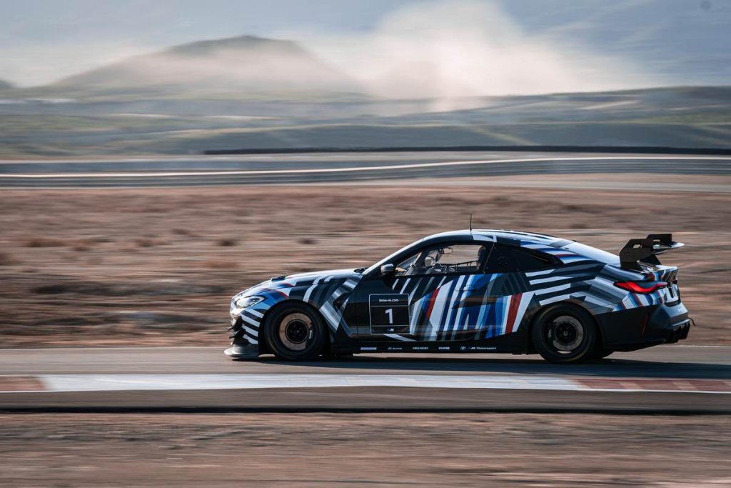 La nuova BMW M4 GT4 durante i test