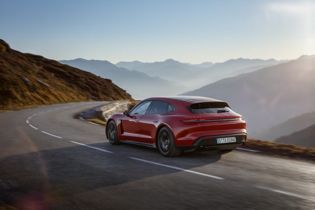 Porsche Taycan GTS Sport Turismo profilo posteriore