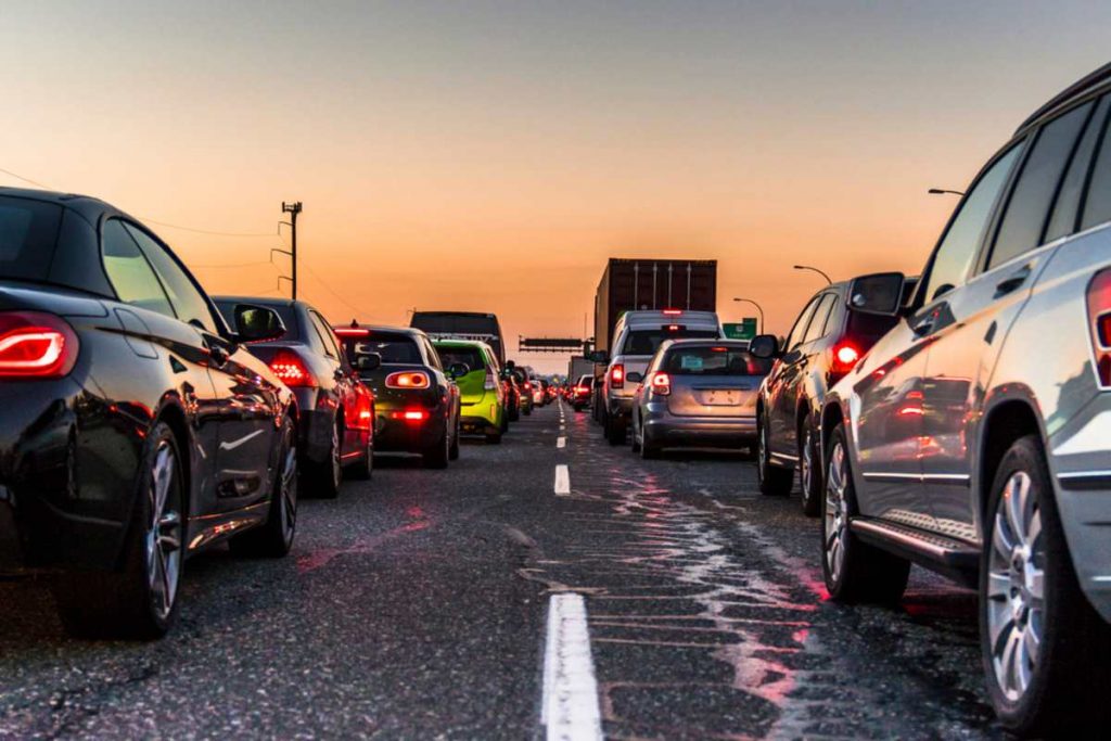 Auto in fila nel traffico