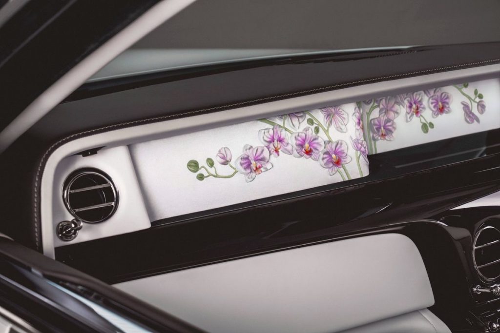 Gli interni della Rolls-Royce Phantom Orchid