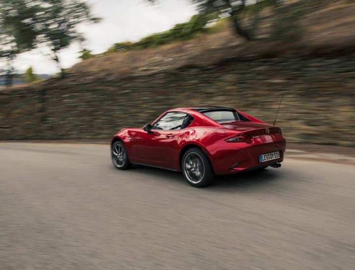 Mazda MX-5 2022 in strada