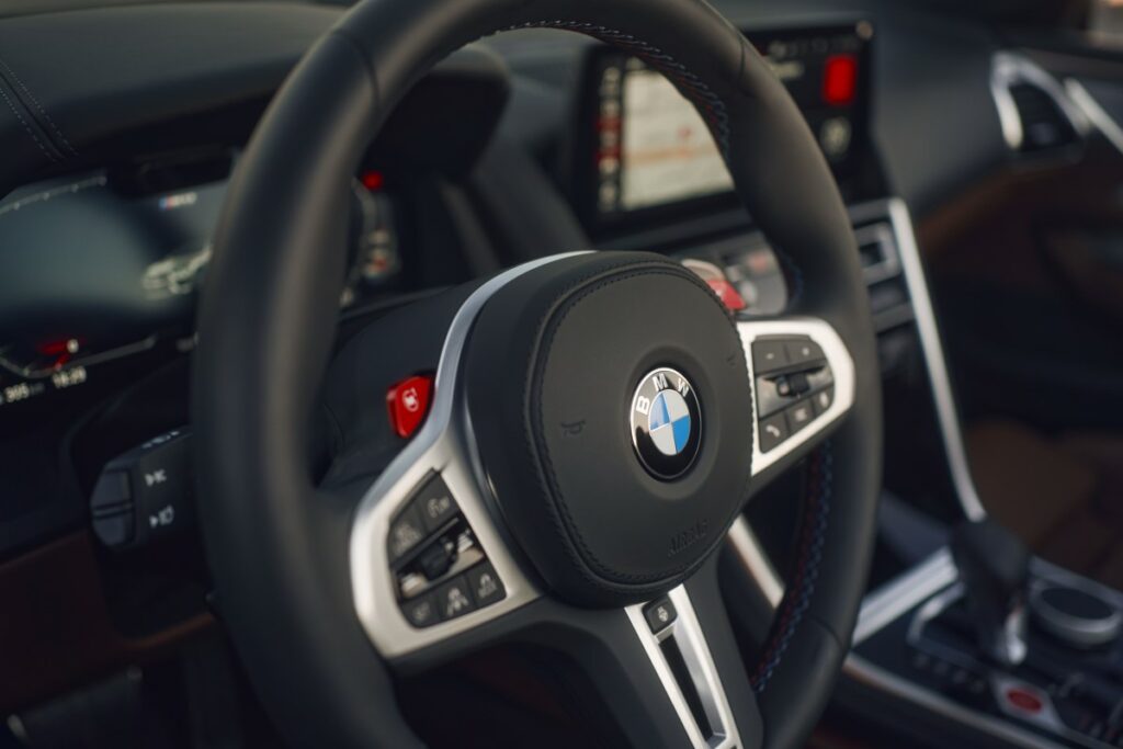 BMW M8 Competition dettaglio interni