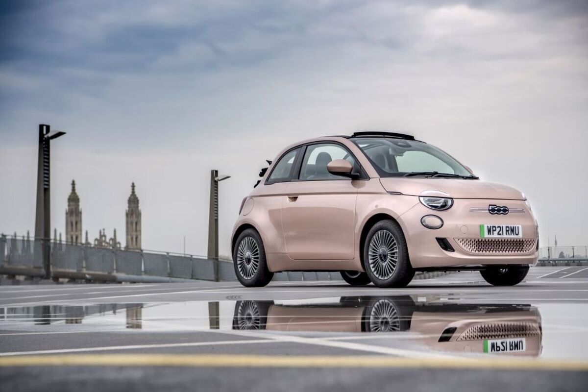 Auto elettriche, Fiat 500  leader del mercato anche a giugno