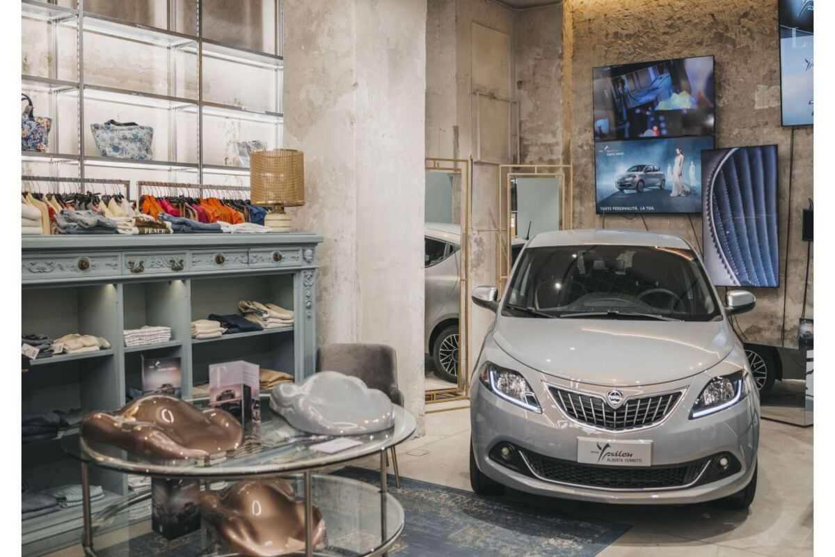 Lancia Ypsilon Alberta Ferrari alla Milano Fashion Week