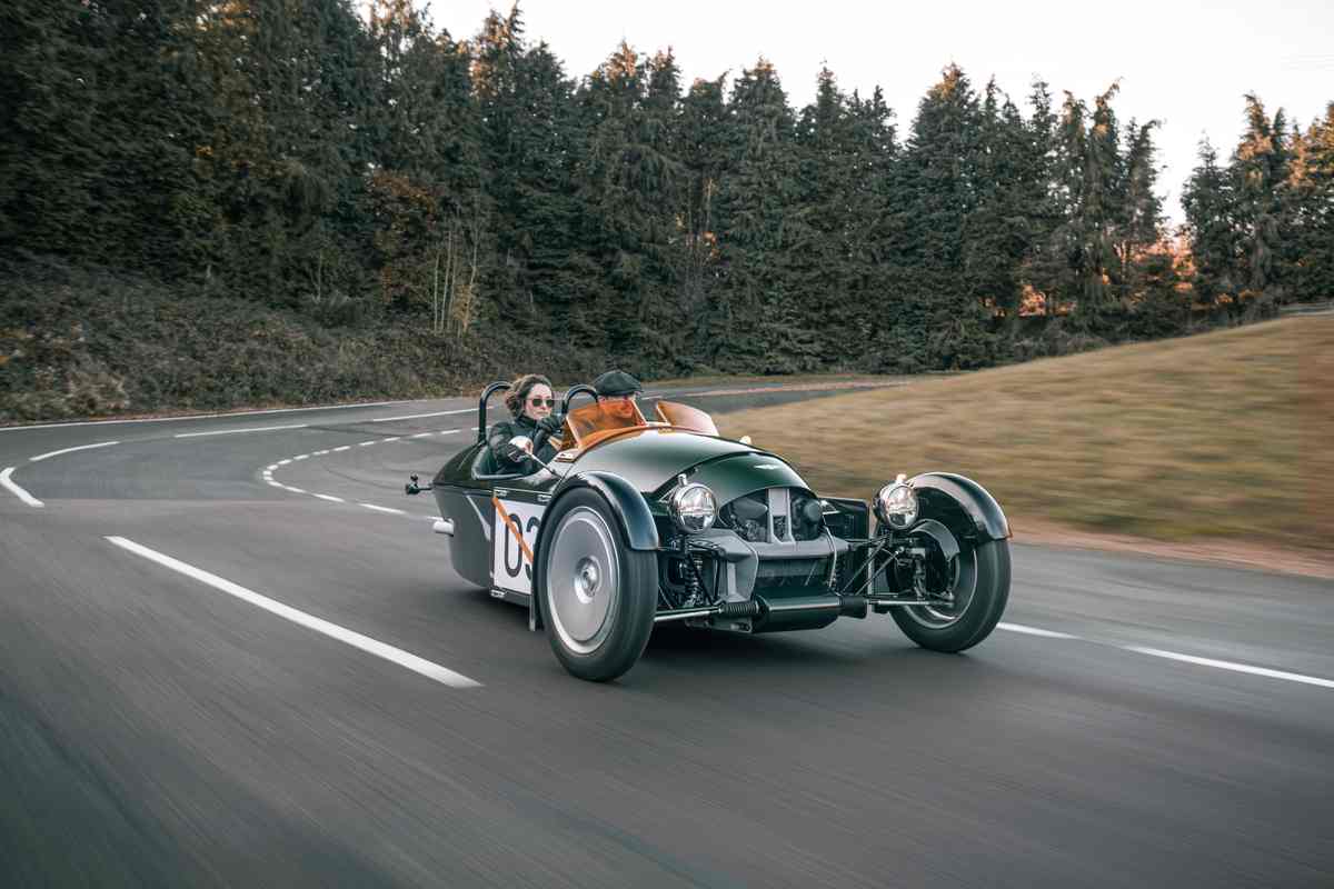 Morgan Super 3, torna la sportiva a 3 ruote