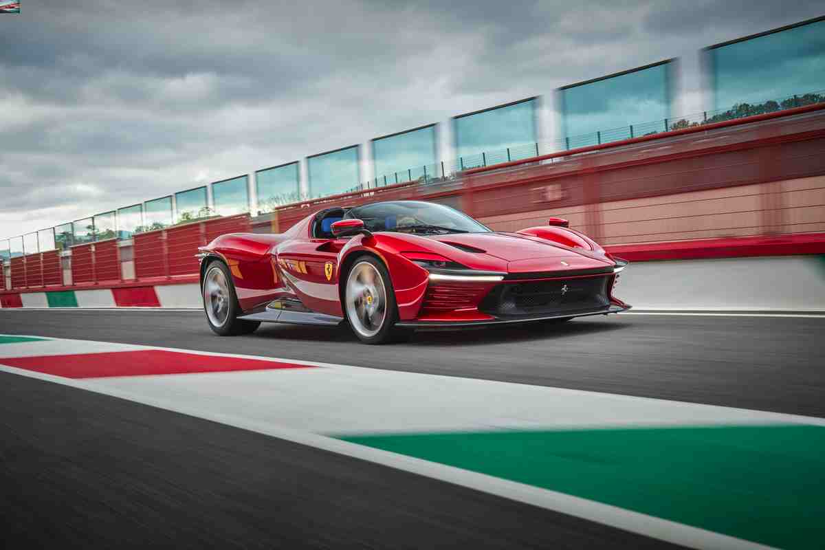 Ferrari, a Maranello si lavora sulle auto green?