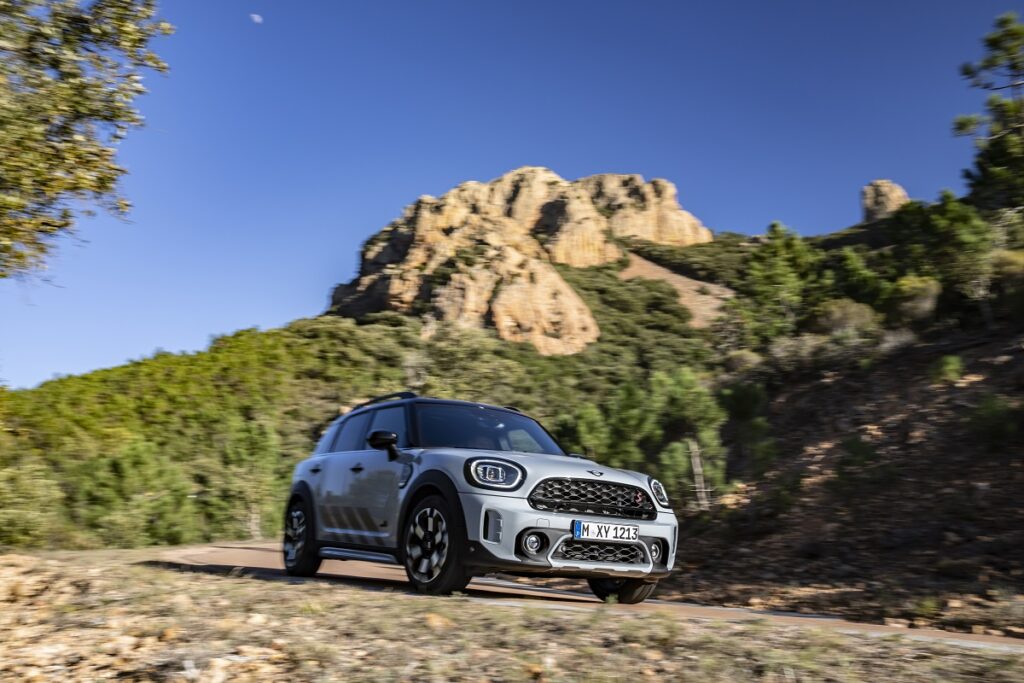 MINI Cooper S Countryman ALL4 Untamed Edition in strada