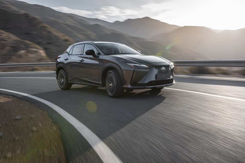 Lexus RZ450e batteria e autonomia