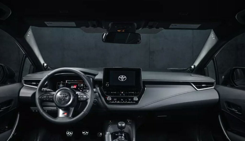 Toyota GR Corolla interni