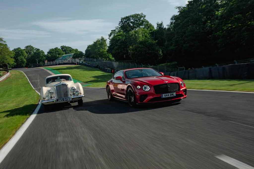 Bentley Continental R-Type in pista