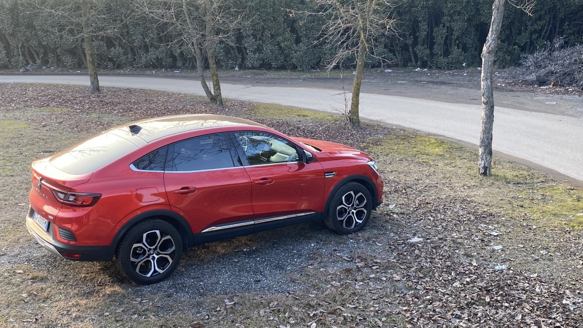 Renault Arkana Intens E-TECH Hybrid 145, muscoli e tanta efficienza