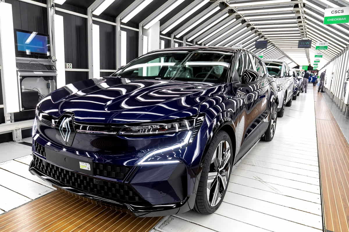 Renault Megane E-TECH Electric utilizza materiali riciclati