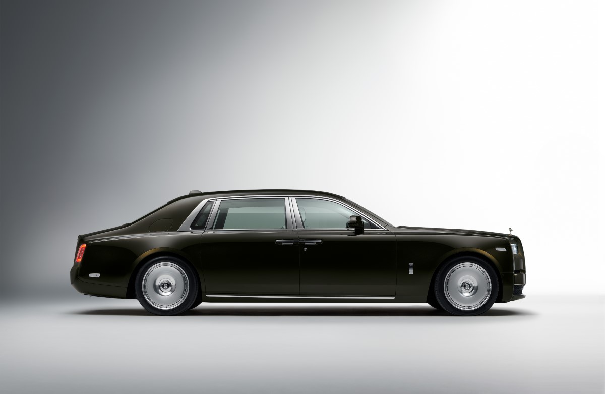Rolls Royce Phantom 2022 profilo