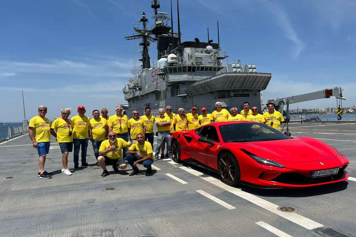 Ferrari F8 Tributo, la Rossa “sbarca” sulla portaerei Garibaldi