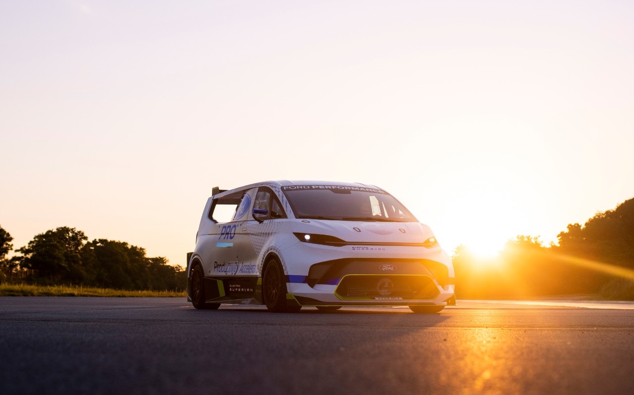 Ford Pro Electric SuperVan, al Goodwood l’estremo da 2.000 CV che non ti aspetti
