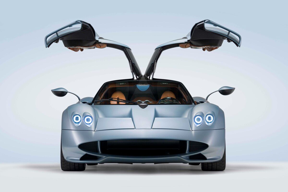 Pagani Huayra Codalunga, omaggio alle auto da corsa anni ’60