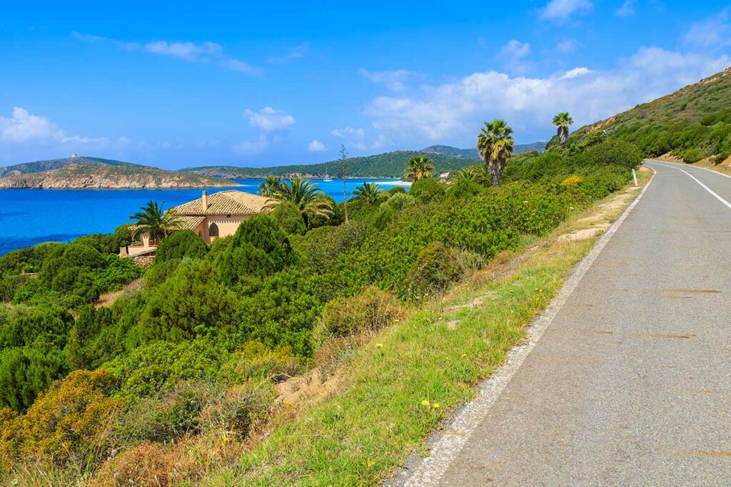 strada sulla laguna di teulada sardegna