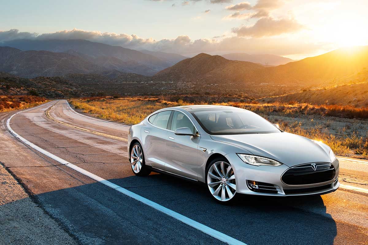 tesla su strada