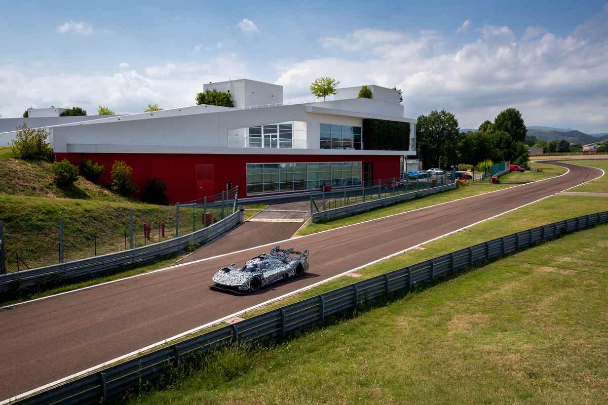 Ferrari LMH a Fiorano