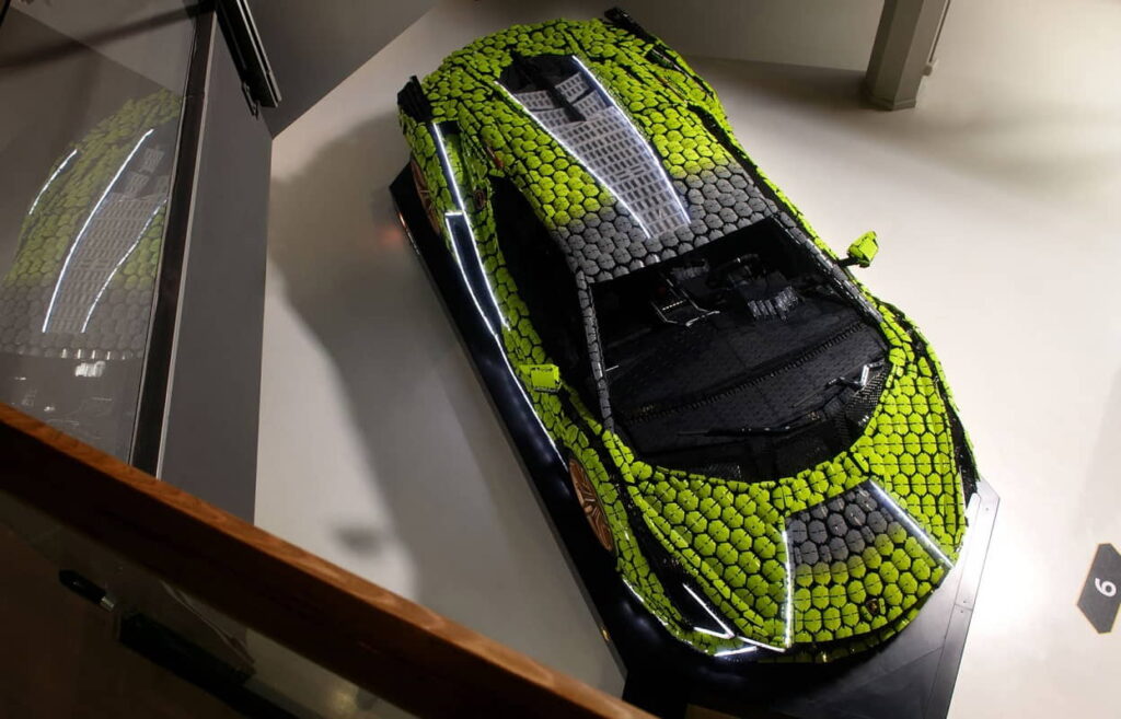 Lamborghini Sián FKP 37 lego technic in esposizione