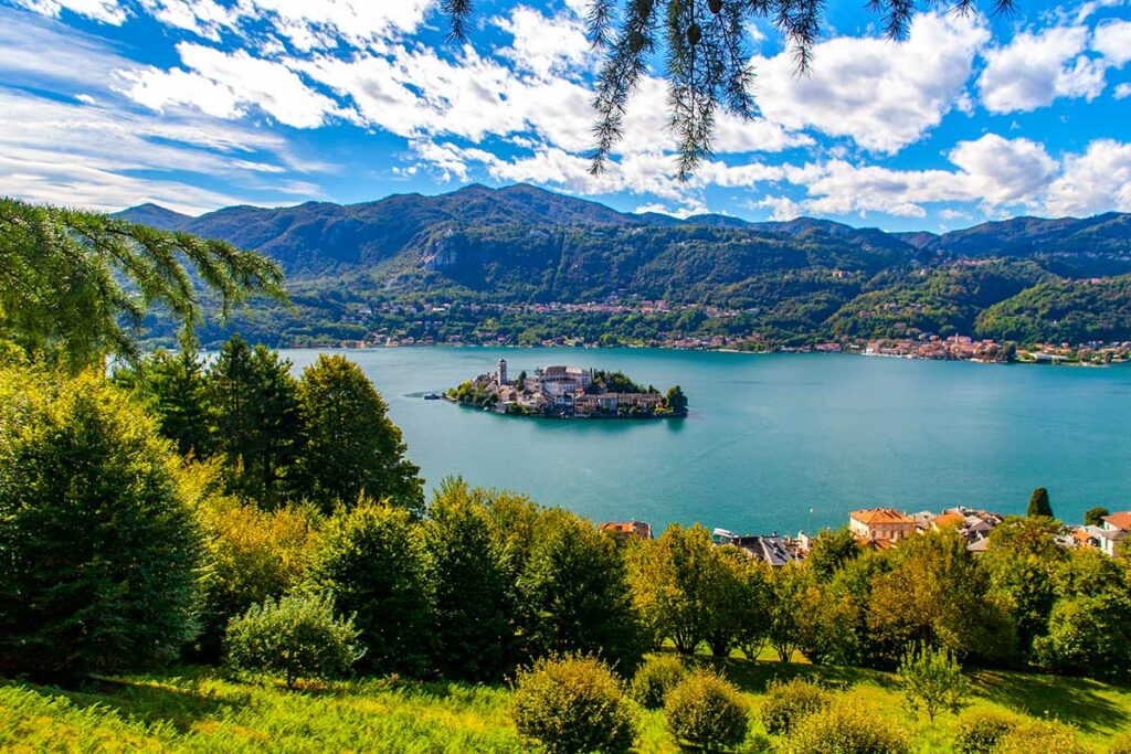 vista sul lago d'orta